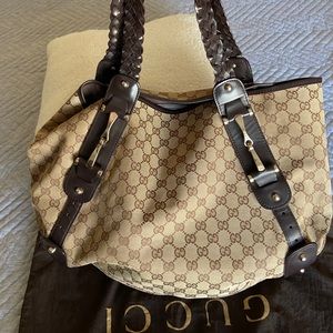 Gucci Pelham shoulder bag